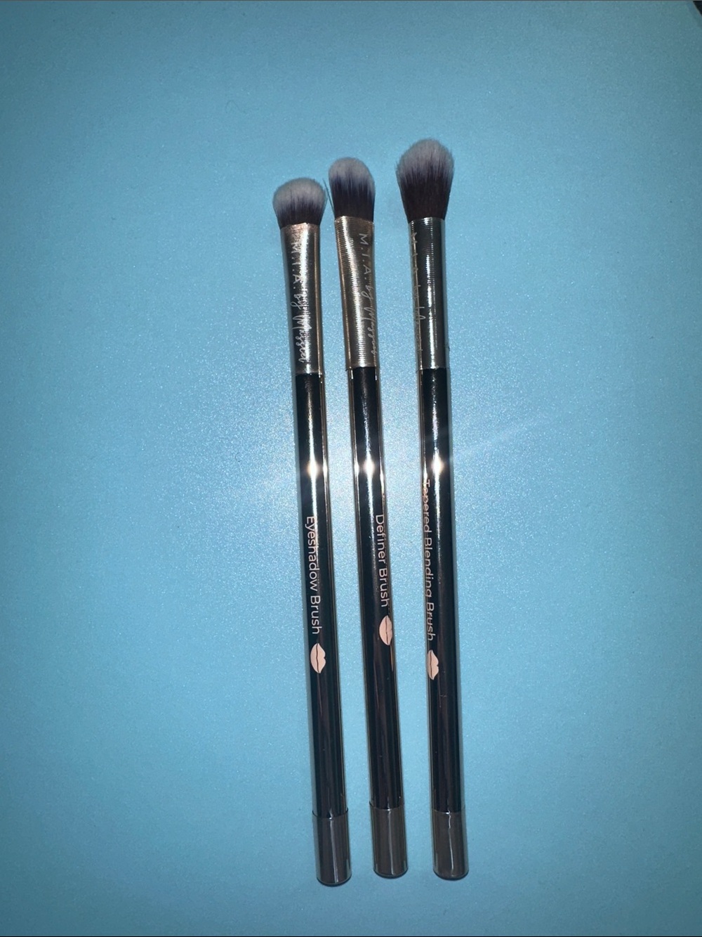 Bundle of M.I.A by Massiel brushes